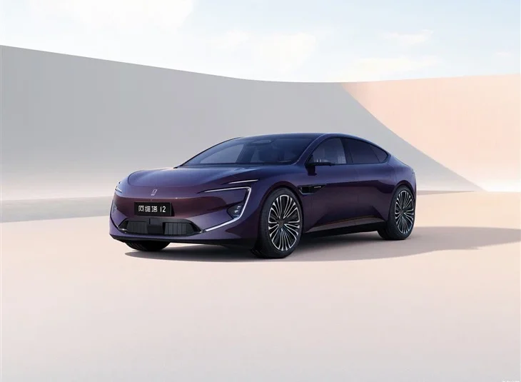 2025 Avatr 12
